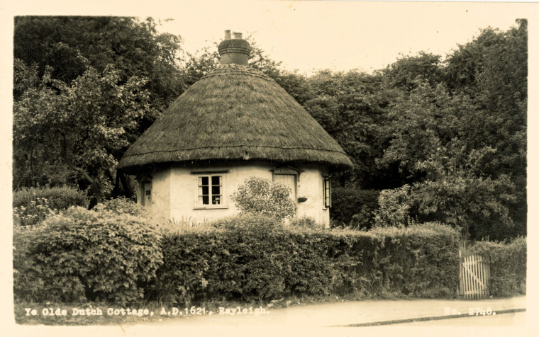 Rayleigh Ye Olde Dutch Cottage Post Card Copyright: William George
