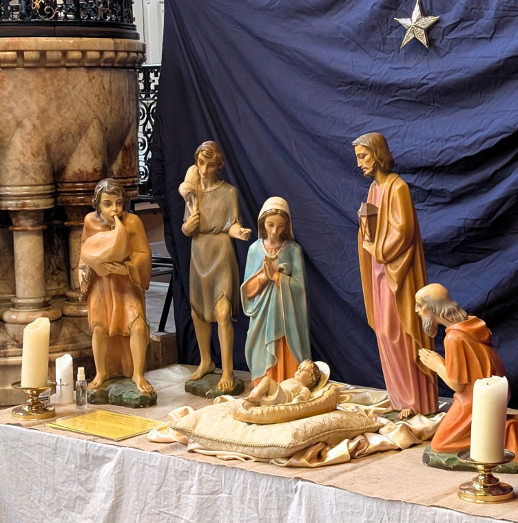 Brentwood St Thomas Church Interior Nativity 2 January 2025 Copyright: William George