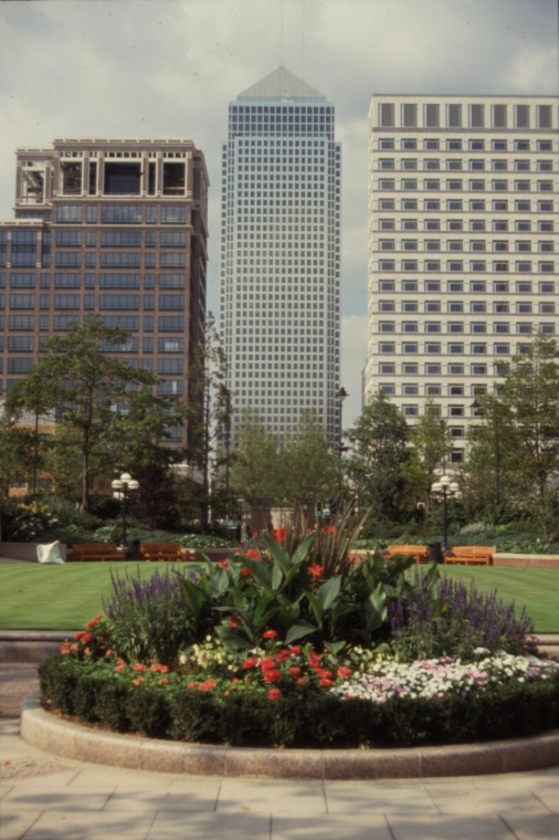 Canary Wharf London Docklands 1991 Copyright: Roger Payne