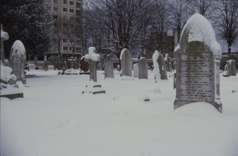 Westcliff North Road Burial Ground 1987 Copyright: Roger Payne