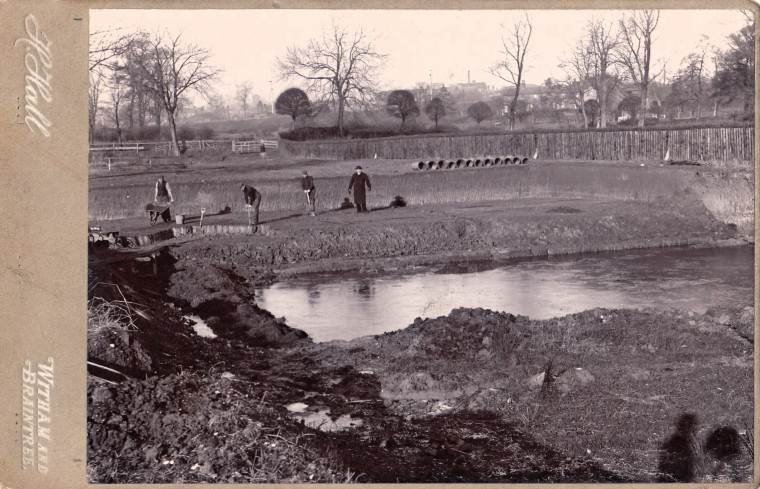Skitts Hill Excavation Braintree 1900 Copyright: William George