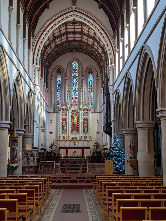 Brentwood St Thomas Church Interior looking eastward Copyright: William George 2 January 2025